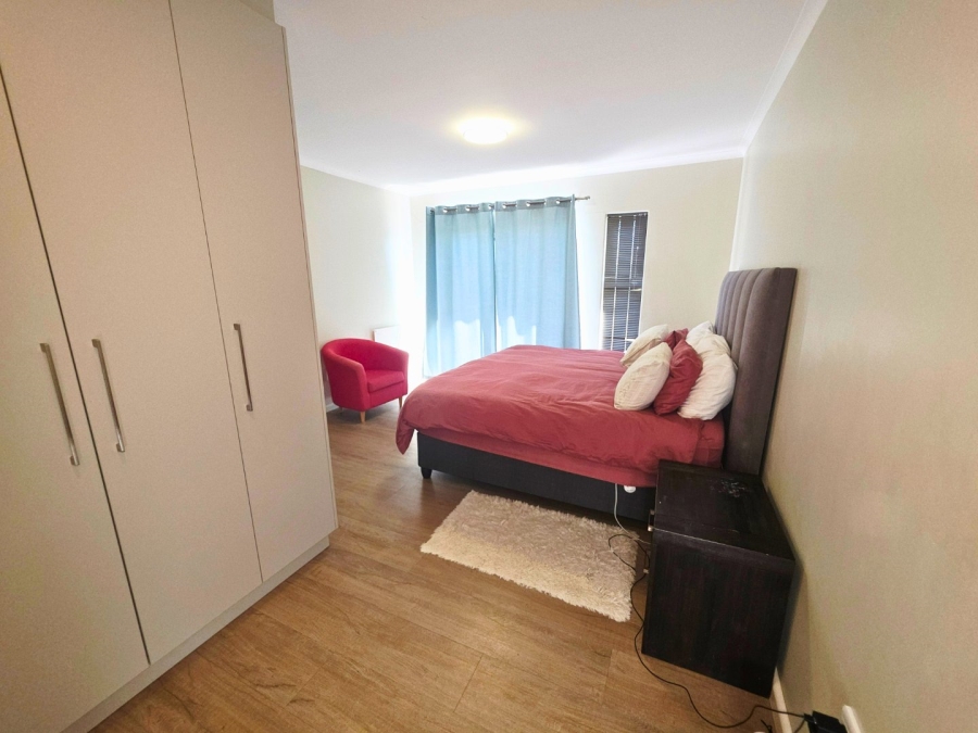 To Let 5 Bedroom Property for Rent in Sandown Western Cape